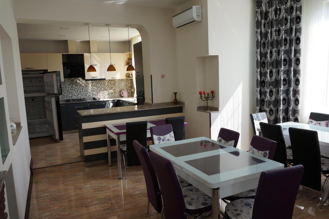 Villa Qero Batumi Luaran gambar