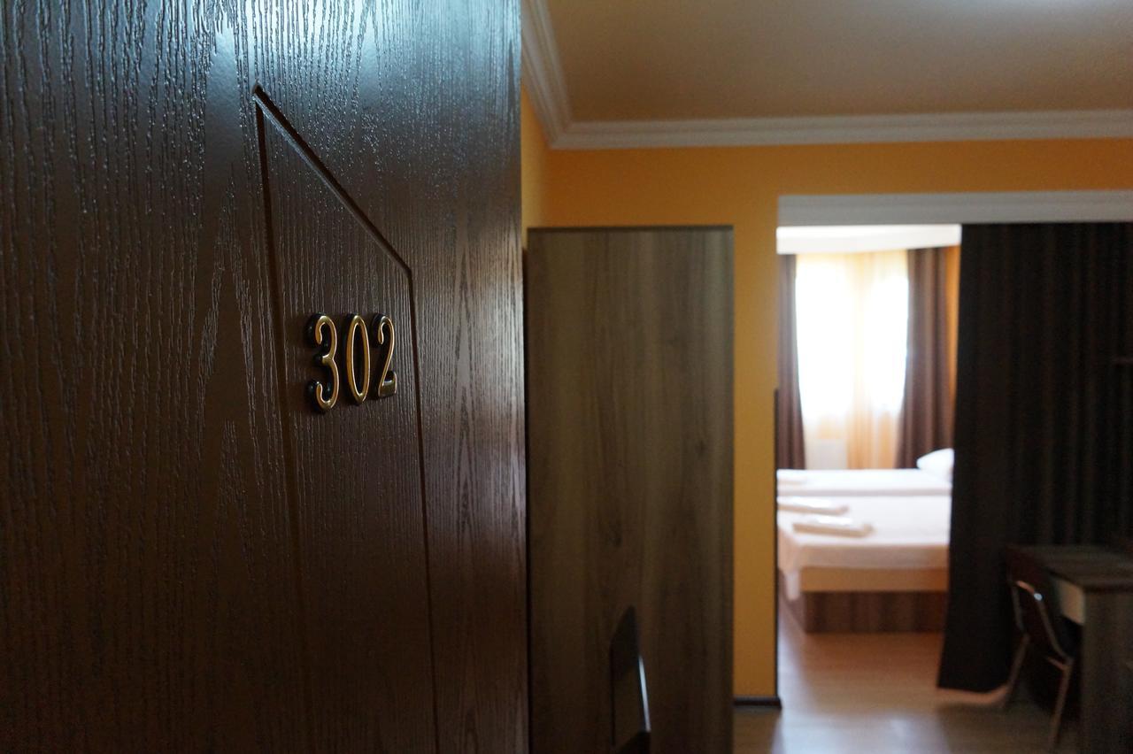 Villa Qero Batumi Luaran gambar