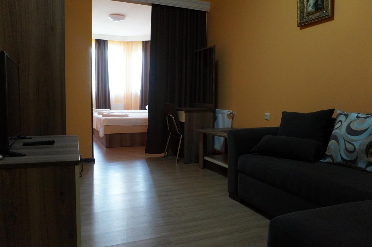 Villa Qero Batumi Luaran gambar